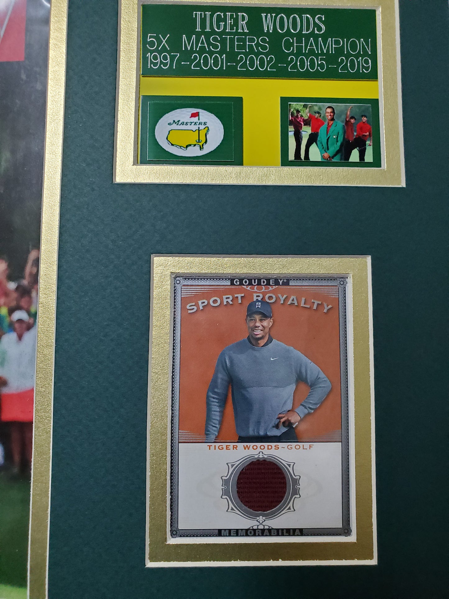 Tiger Woods Framed Memorabilia – Sports Illustrated Cover & Collectible Card