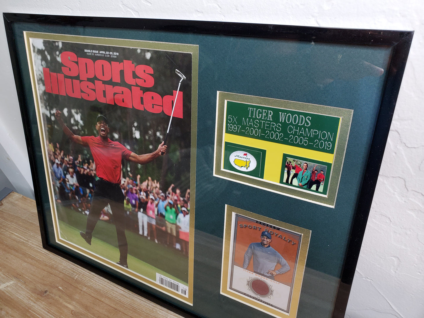 Tiger Woods Framed Memorabilia – Sports Illustrated Cover & Collectible Card