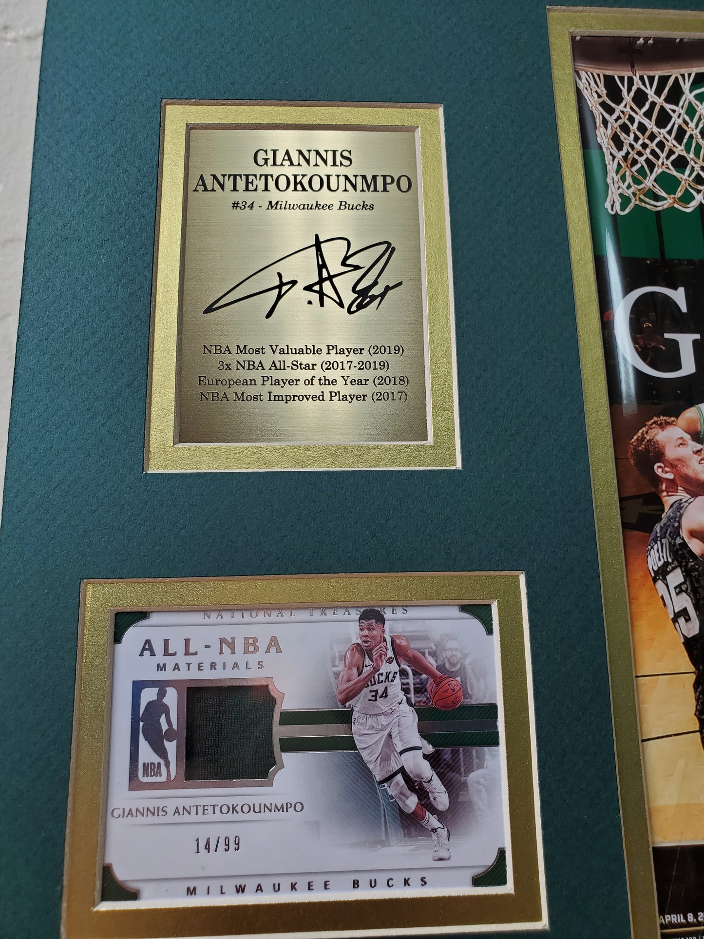 Giannis Antetokounmpo Framed Sports Illustrated Display with Autograph Plaque &amp; NBA Materials Card